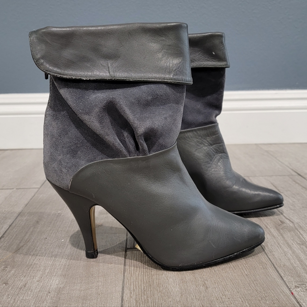 Vtg Chandlers gray leather suede cuffed ankle boots 7.5B